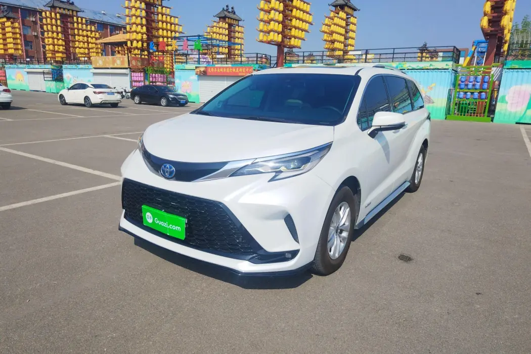 Toyota Grevia 2023 2.5L Hybrid Comfort Edition