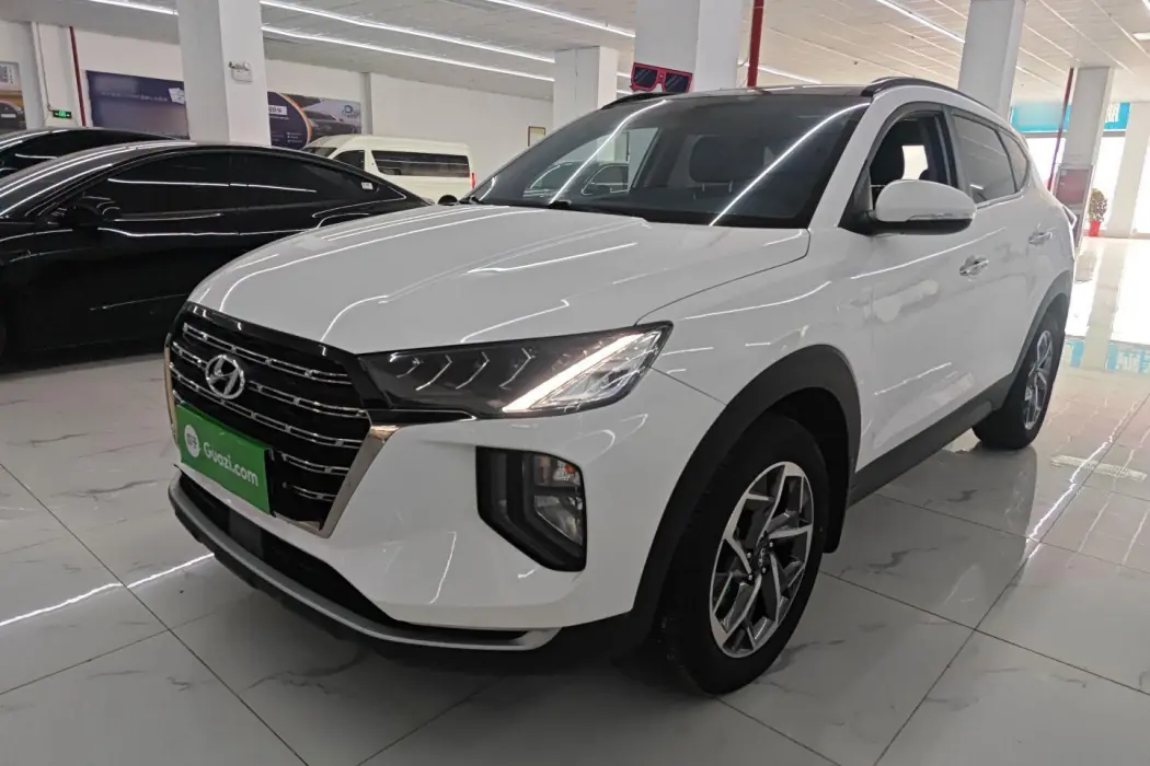 Hyundai Tucson 2020 280TGDi two-wheel drive GLS fashion version Country VI