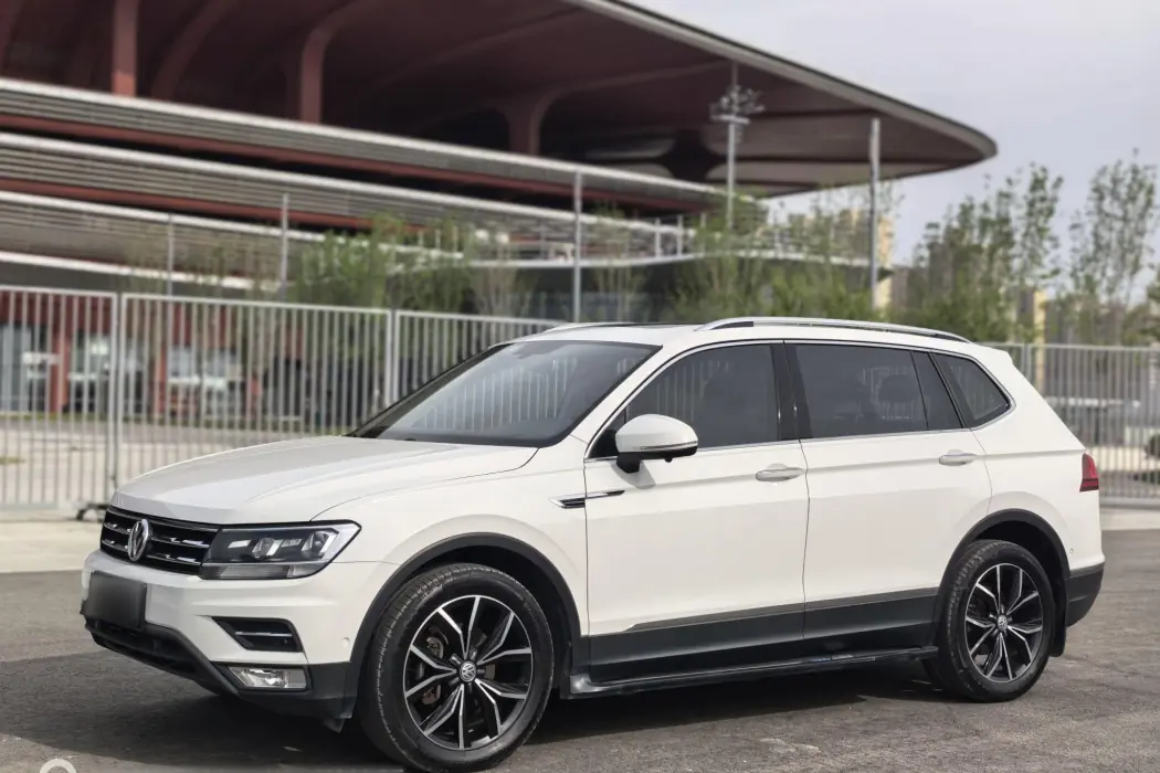 Volkswagen Tiguan L 2019 330TSI automatic two-wheel drive smart luxury edition Country VI