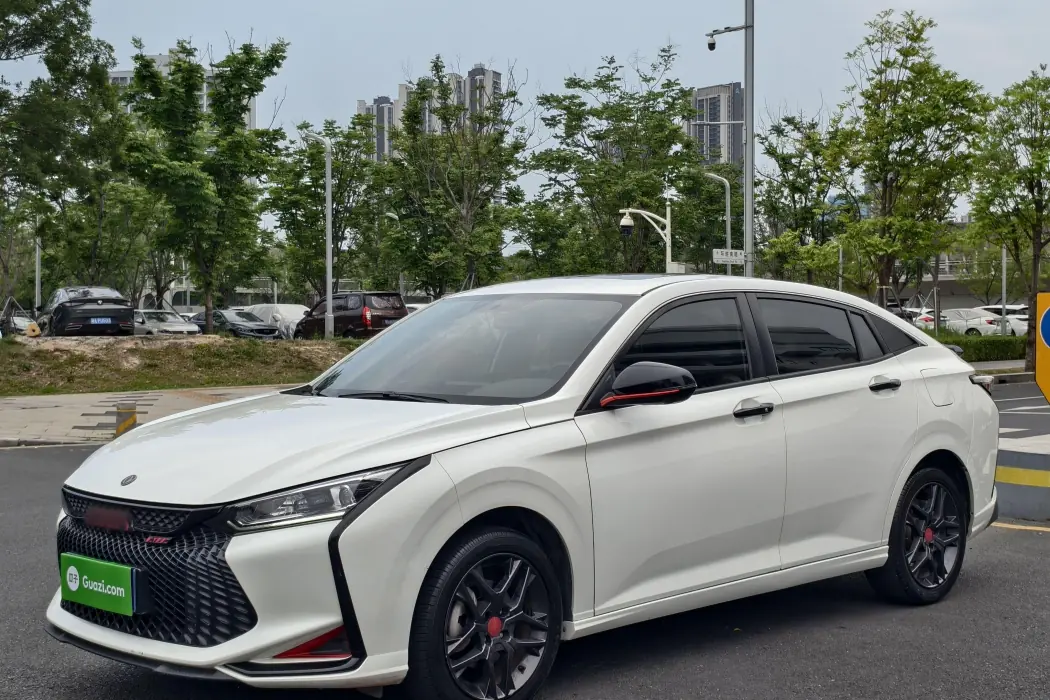 Dongfeng Fengshen Yixuan 2021 230T Automatic Shadow Chasing Knight Edition