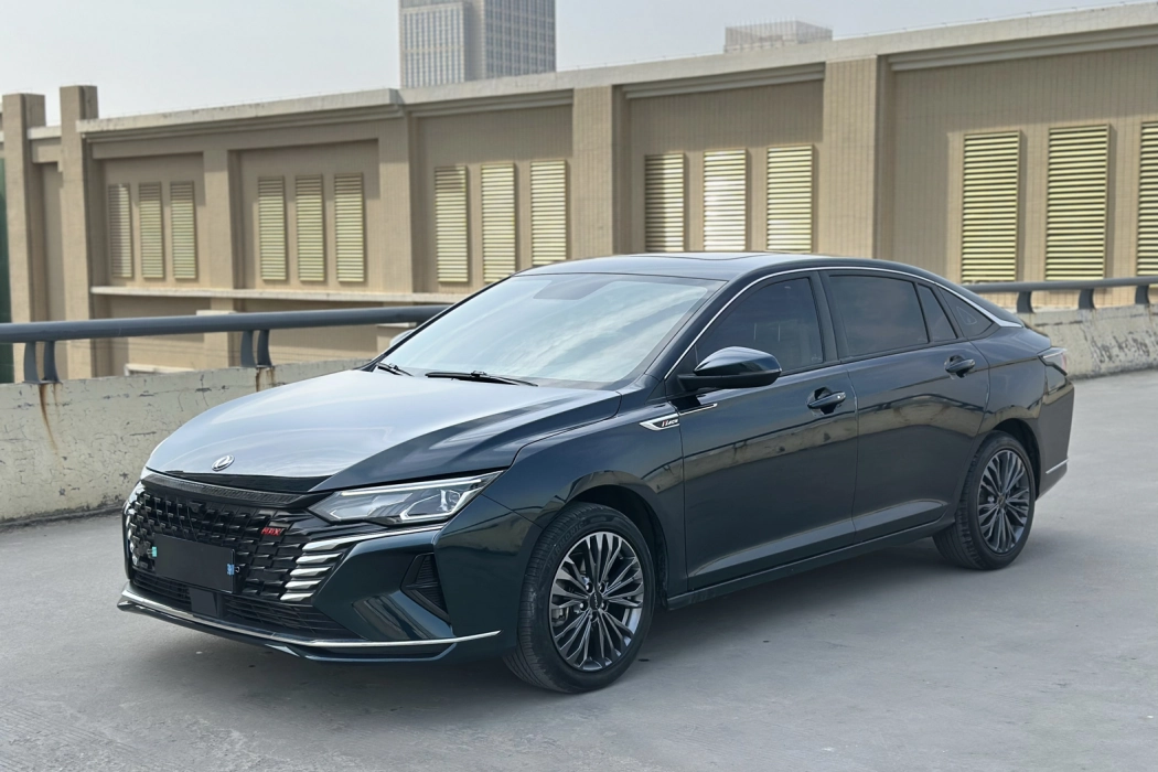 Dongfeng Fengshen Yixuan MAX 2023 1.5T Super Cool Trendy Dad Version