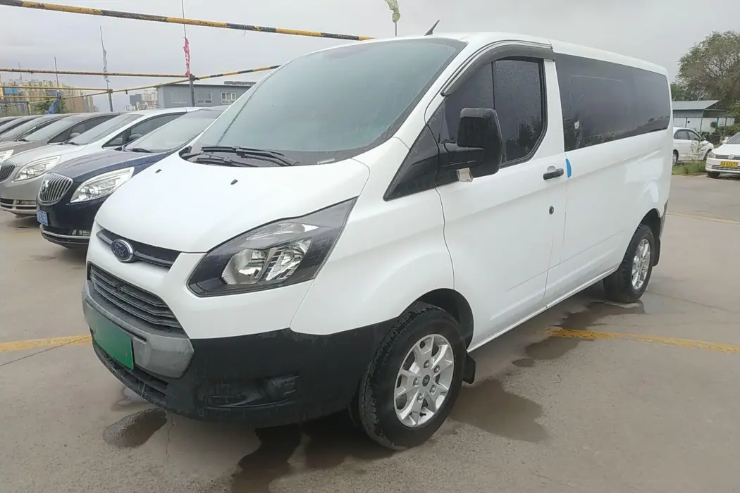 Ford Quanshun 2019 2.0T gasoline automatic business travel short-axle low-top 7-seater country VI