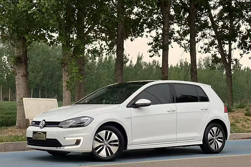 Volkswagen Golf*Pure Electric 2020 Chi