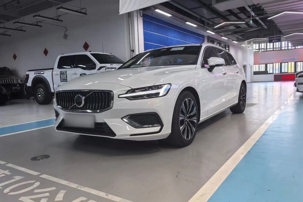 Volvo V60 2024 B5 Zhiyuan Deluxe Edition