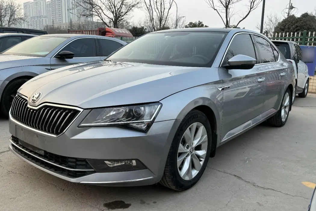Skoda Supai 2018 model ZI330 DSG Comfort Edition Country V