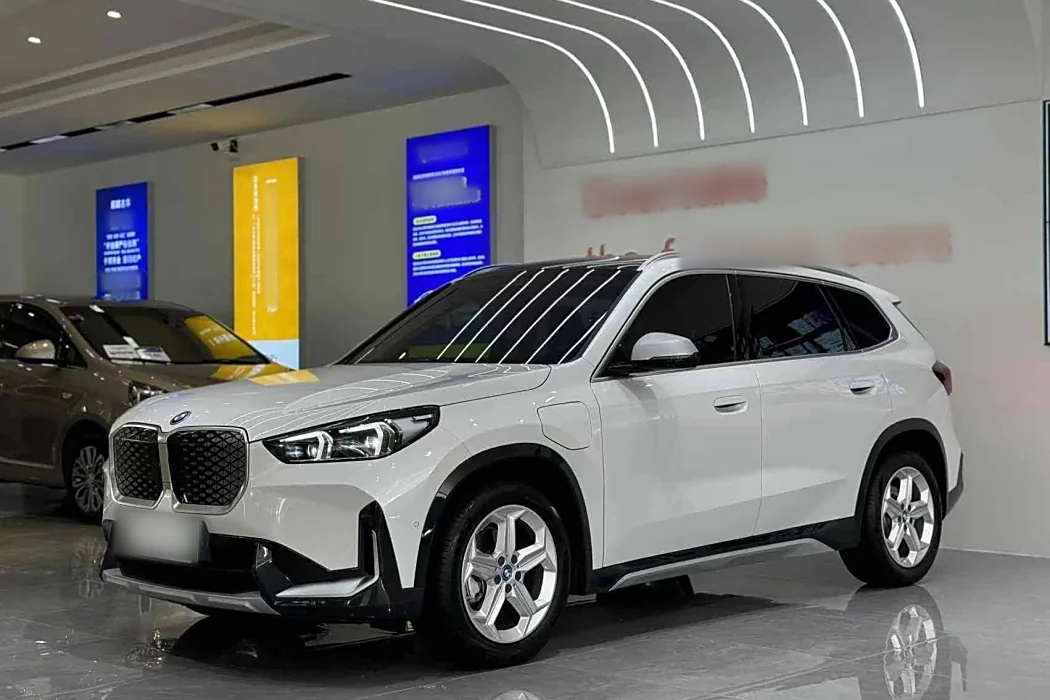BMW iX1 2023 eDrive25L X design set