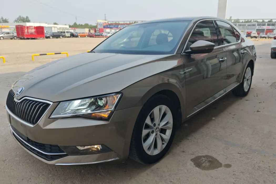 Skoda Supai 2018 model ZI330 DSG Comfort Edition Country V