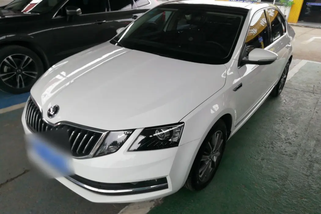 Skoda Octavia 2020 1.5L Automatic Smart Travel Deluxe Edition