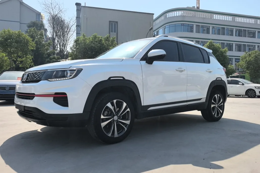 Changan CS35PLUS 2021 Glory Million Edition 1.6L CVT Deluxe Edition