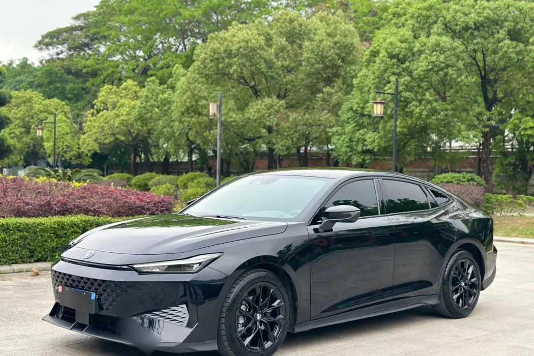 Changan UNI-V 2024 1.5T Premium Type