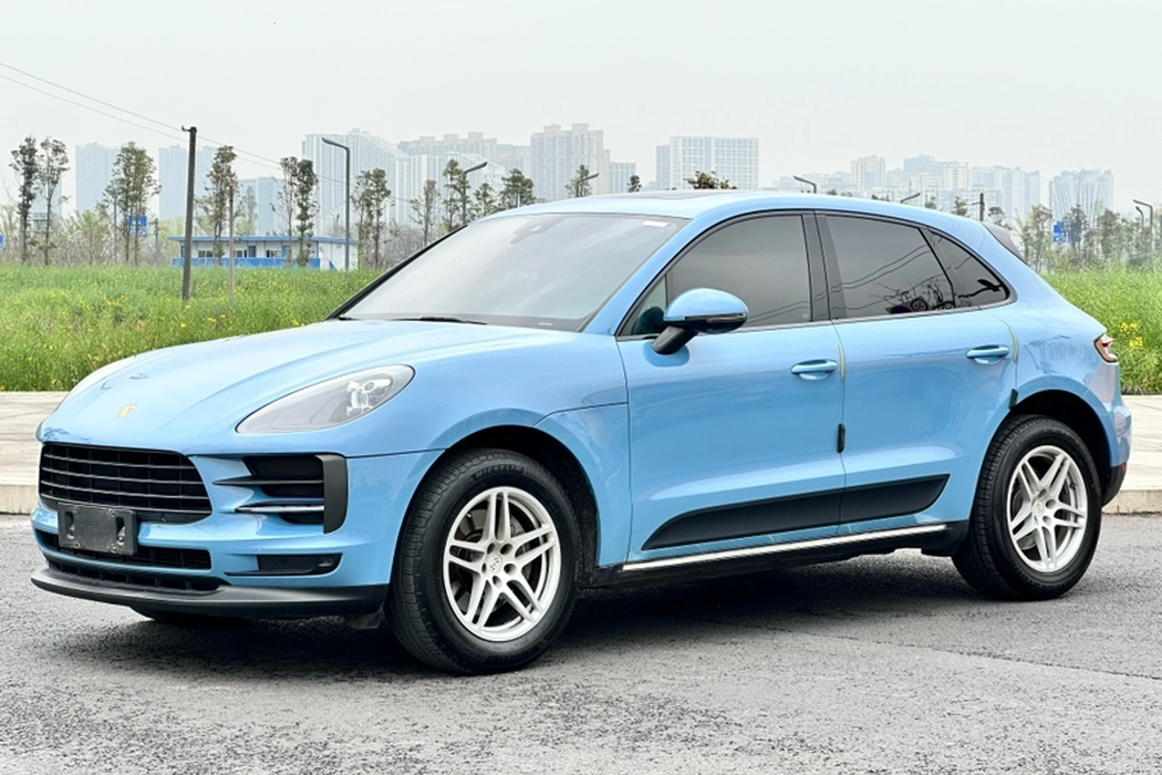 Porsche 2018 Macan 2.0T