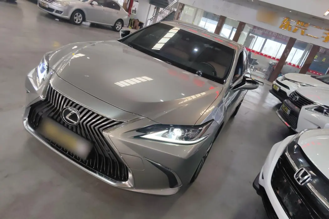 Lexus ES 2020 Model 200 Excellent Edition