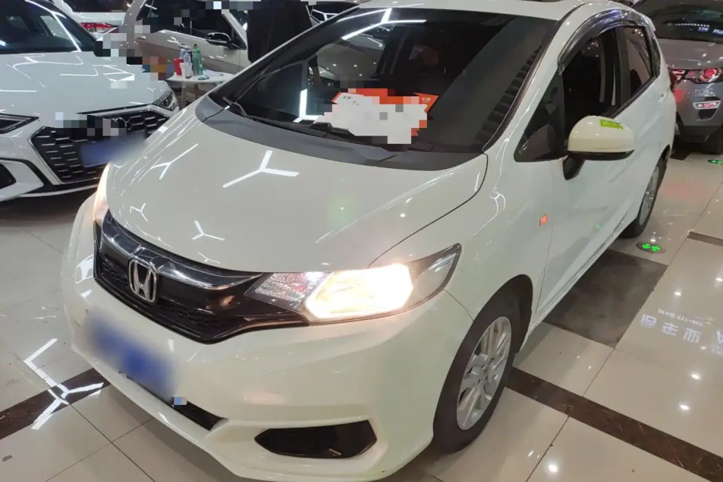 Honda Fit 2018 1.5L CVT Comfortable Sunroof Version