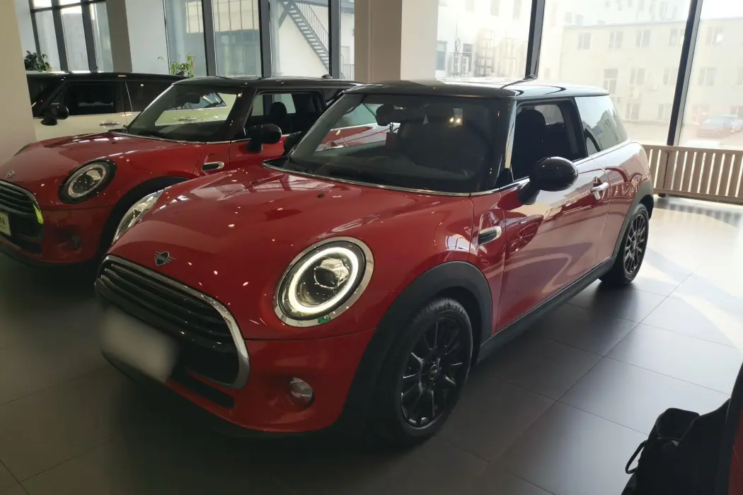 MINI 2019 1.5T COOPER Classic Pie