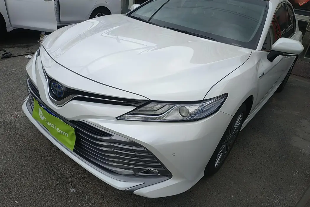 Toyota Camry 2019 facelift Dual Engine 2.5 HG Deluxe Edition