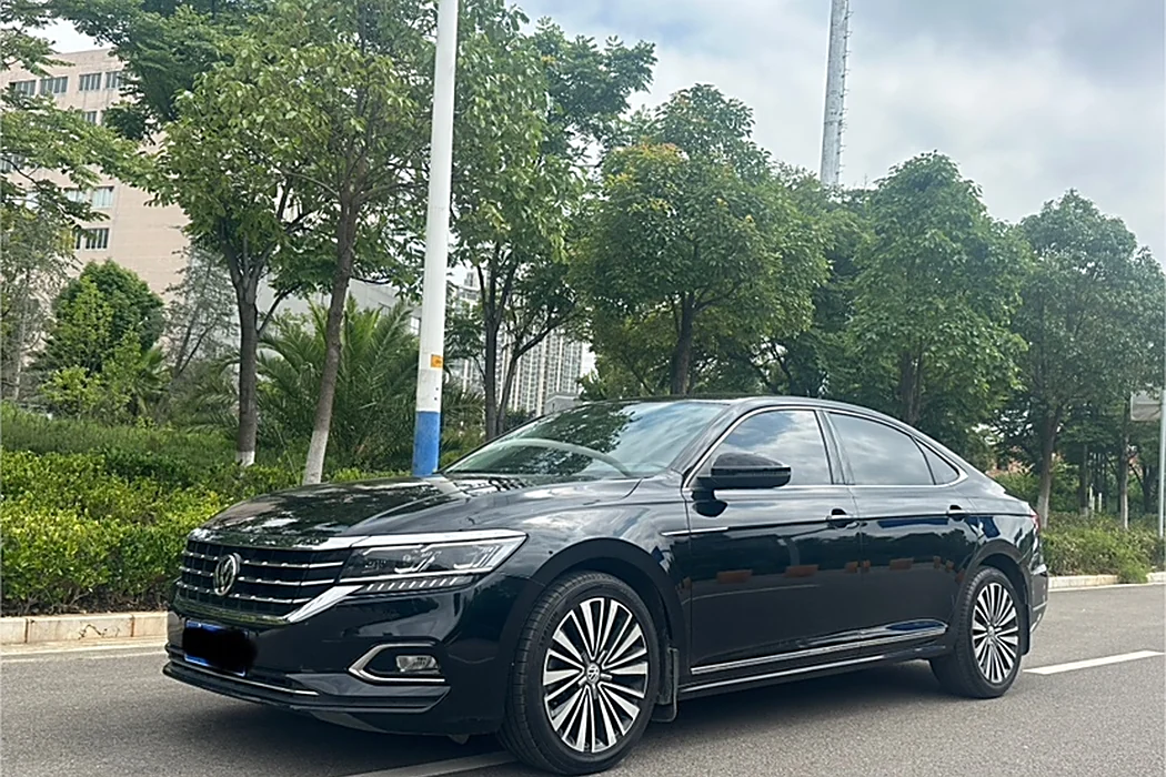 Volkswagen Passat 2019 330TSI Deluxe Edition Country VI