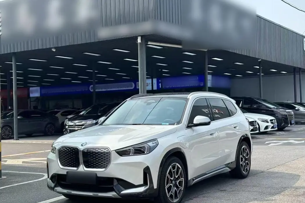 BMW iX1 2023 xDrive30L X Design Package