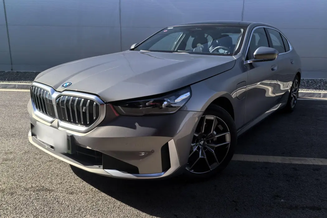 BMW i5 2024 eDrive 35L Luxury Set