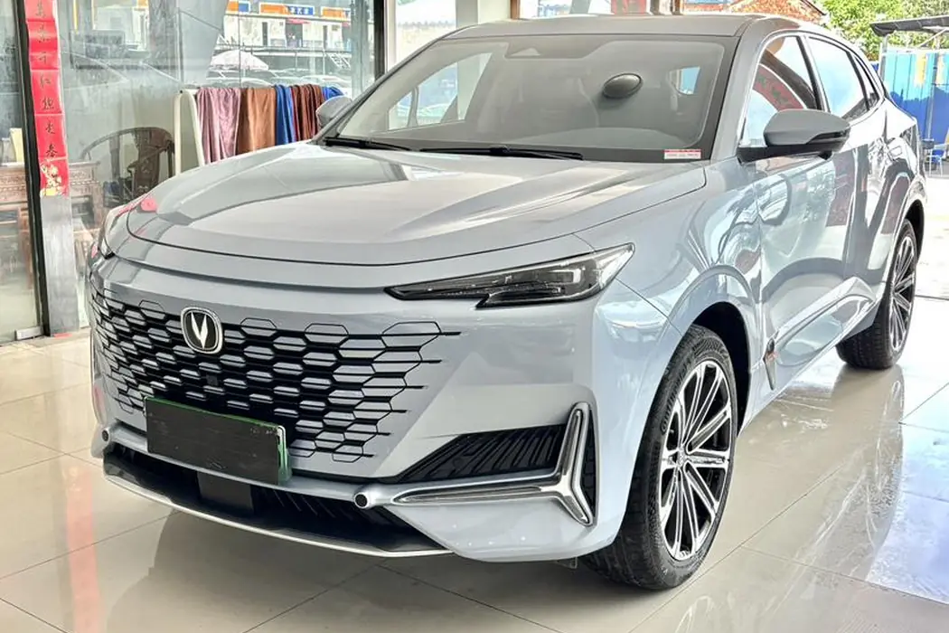 Changan UNI-K Zhidian iDD 2022 Blue Whale iDD 130km 1.5T Premium Type