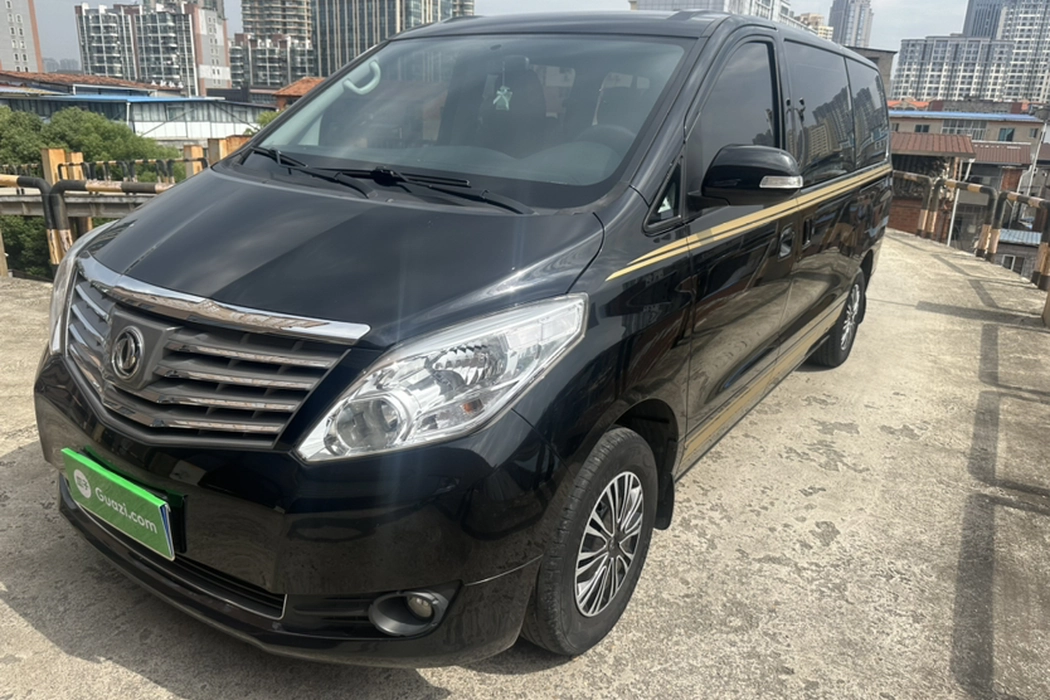 Dongfeng Popular Lingzhi PLUS 2021 2.0L Manual Comfort Type 9 seats