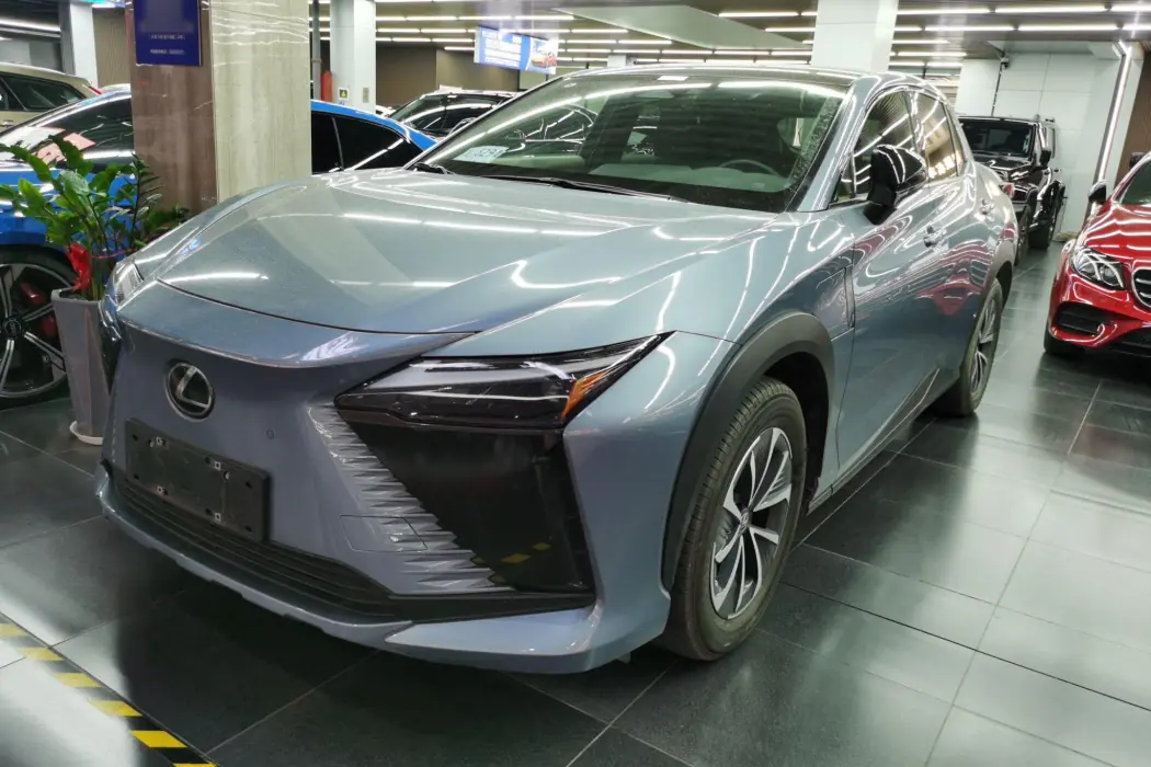Lexus RZ 2023 450e four-wheel drive indulgent edition