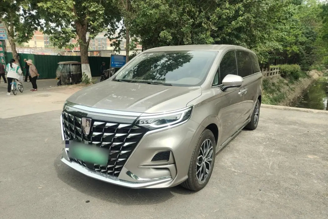 Roewe iMAX8 New Energy 2025 1.5T DMH Lu Zun Luxury Edition