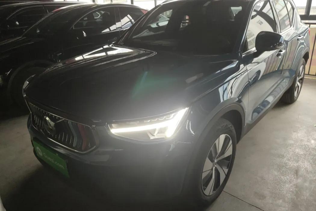 VOLVO XC40 2023 B3 Intelligent Vision Luxury