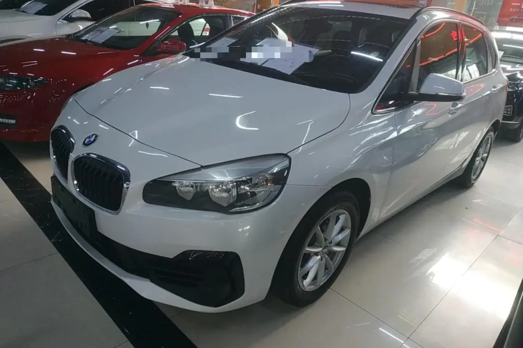 BMW 2 Series Wagon 2018 218i Style