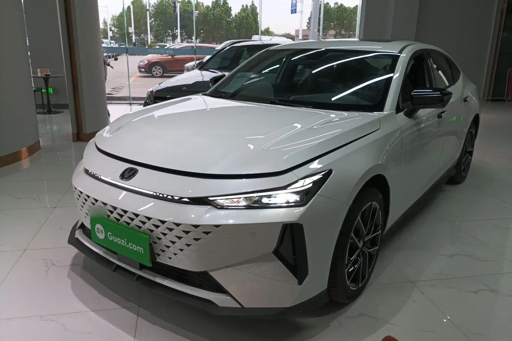 Changan UNI-V Smart iDD 2024 Blue Whale Smart iDD 136km Smart Cool Type