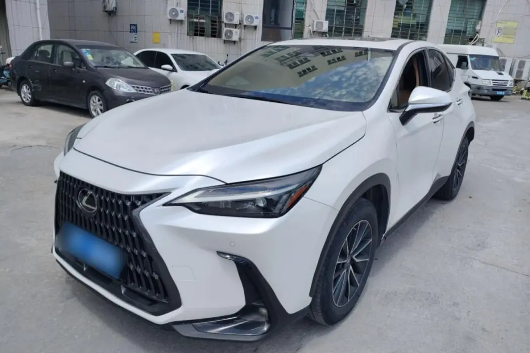 Lexus NX 2022 350h Front-Drive Genesis Edition