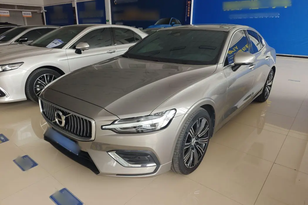 VOLVO S60 2022 B4 Intelligent Luxury Edition