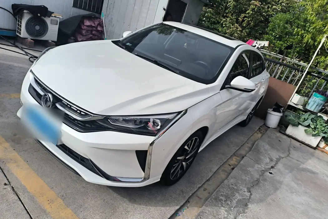 Dongfeng Fengshen Yixuan 2020 230T Automatic Dazzling Version