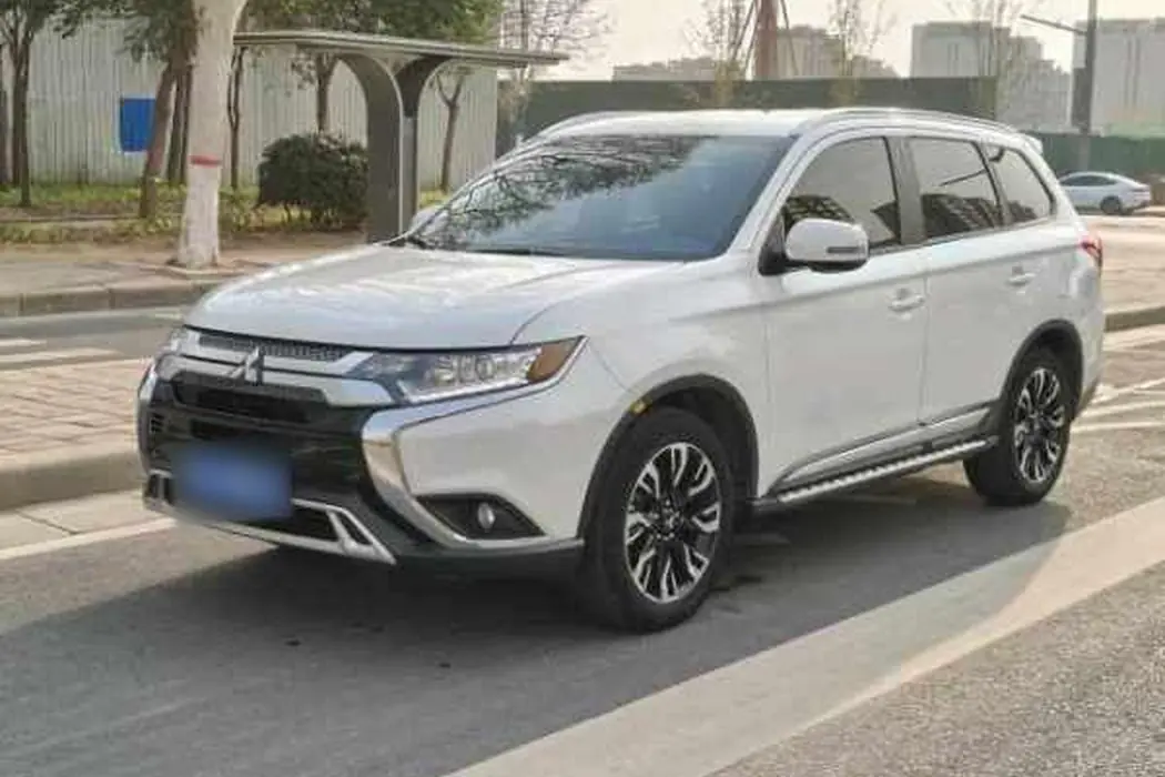 Mitsubishi Outlander 2019 2.0L two-wheel drive Enjoy Edition 7-seater Country VI