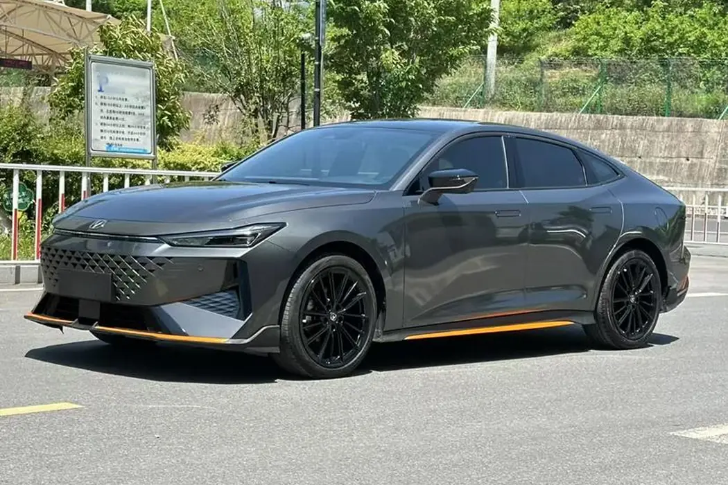 Changan UNI-V 2024 1.5T Premium Sports Type
