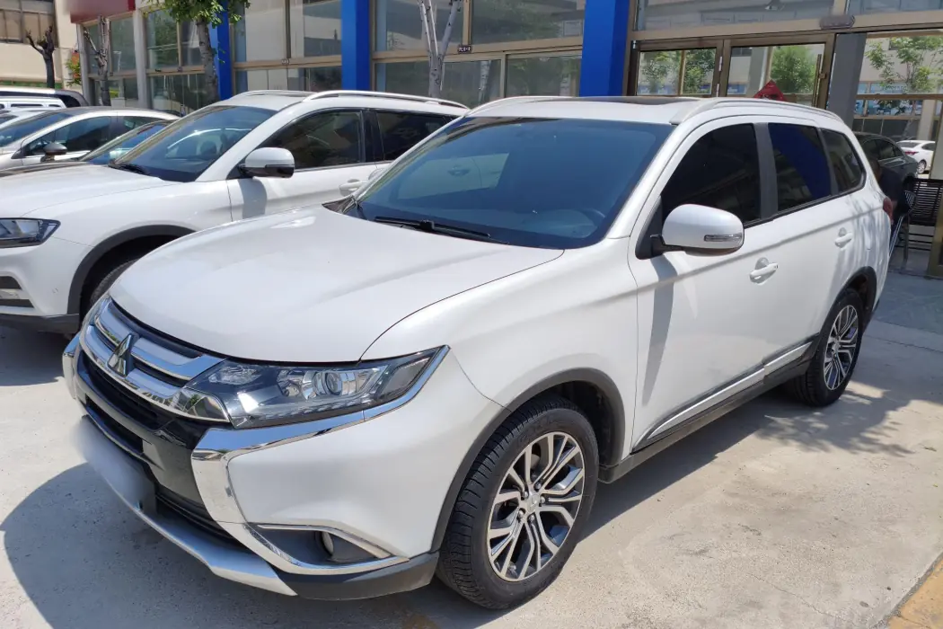 Mitsubishi Outlander 2018 2.0L two-wheel drive Glory Edition 5-seater