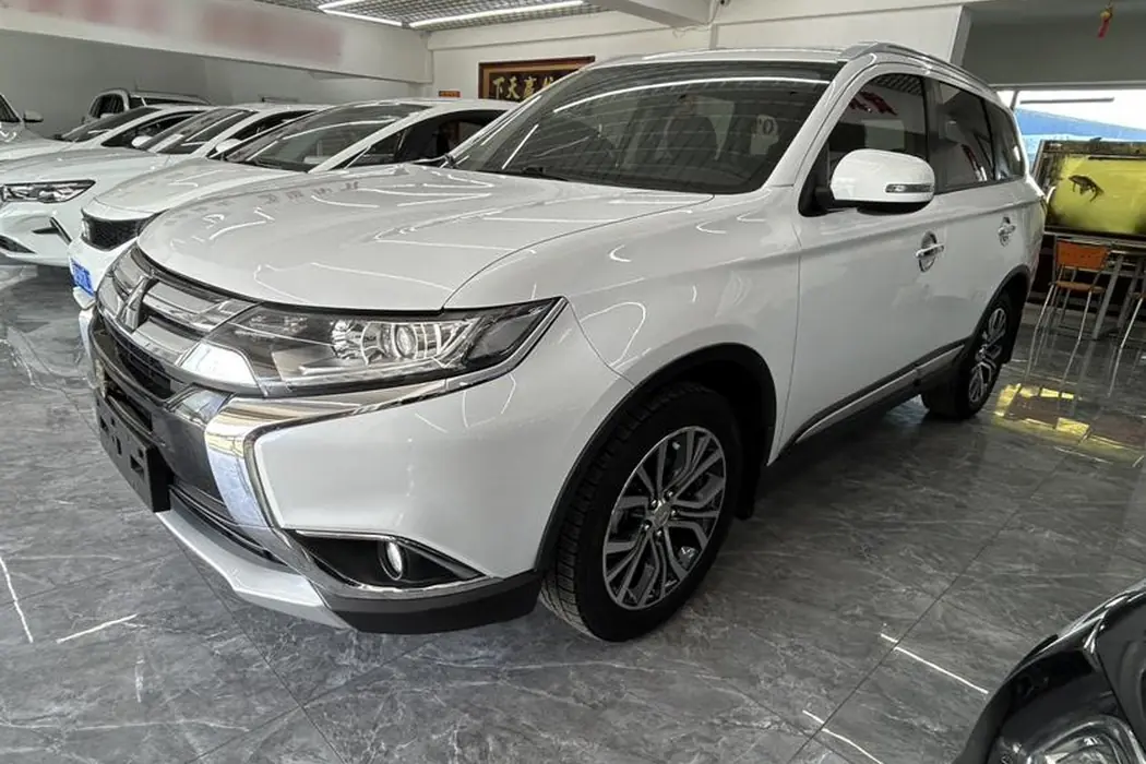 Mitsubishi Outlander 2018 2.0L two-wheel drive Glory Edition 5-seater