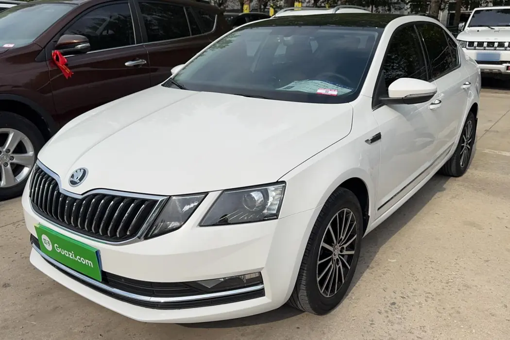 Skoda Octavia 2018 1.6L Automatic Deluxe Edition