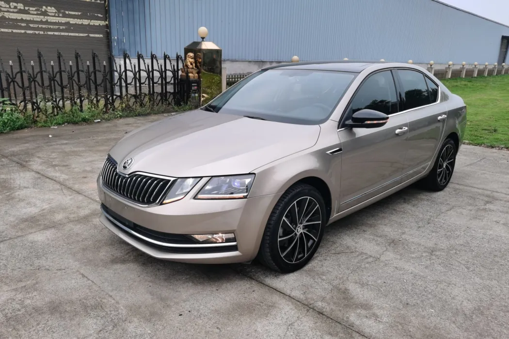 Skoda Octavia 2019 model ZI280 DSG Zhixing Deluxe Edition Country VI