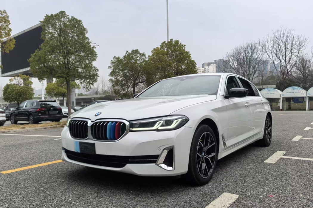 BMW 5 Series 2022 525Li Luxury Package
