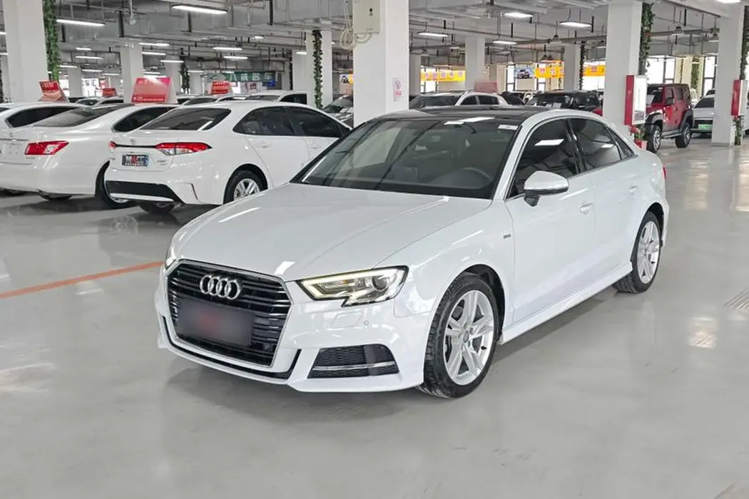 Audi A3 2018 30th Anniversary Year Limousine 35 TFSI Style