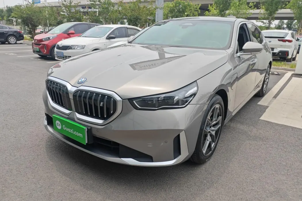 BMW i5 2024 eDrive 35L Luxury Set