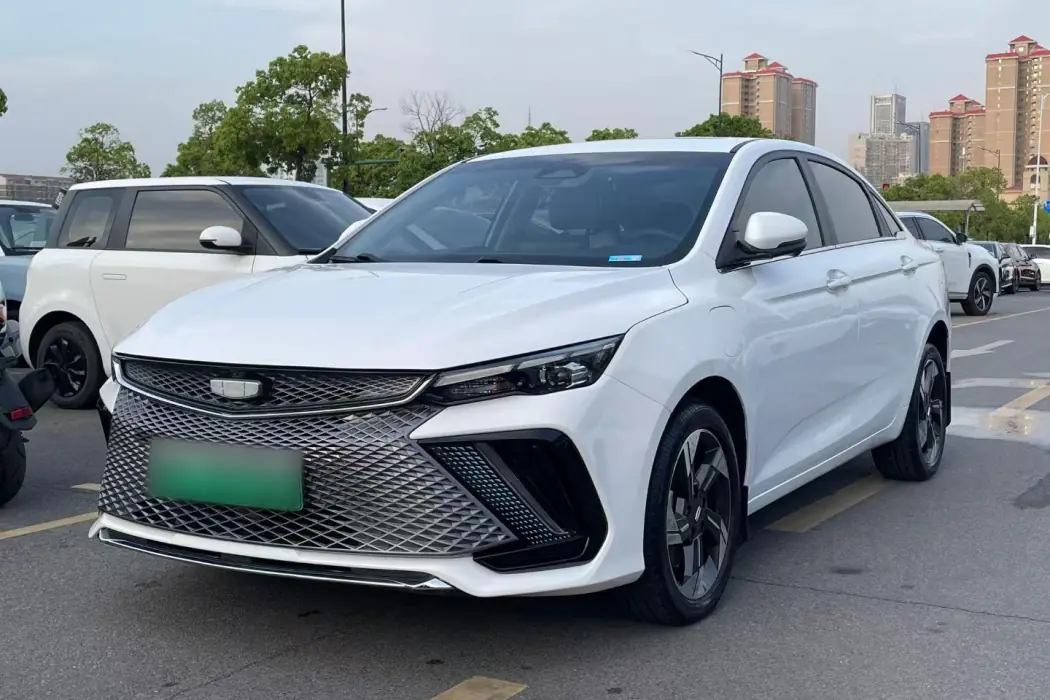 Geely Emgrand L HiP 2022 1.5 TD-DHT Pro 100KM Super Rui