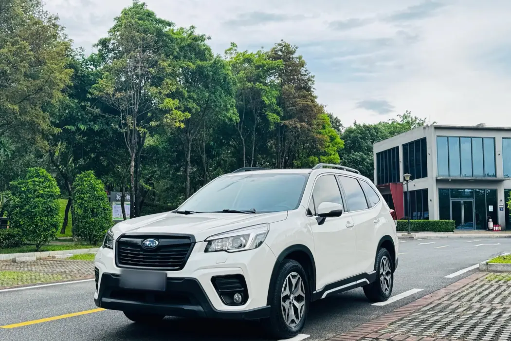 Subaru Forester 2021 2.0 i Deluxe Edition EyeSight