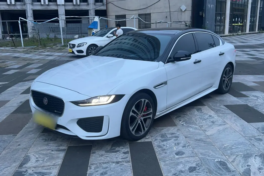 Jaguar XEL 2023 2.0T 250PS R-DYNAMIC S Aggressive Sport