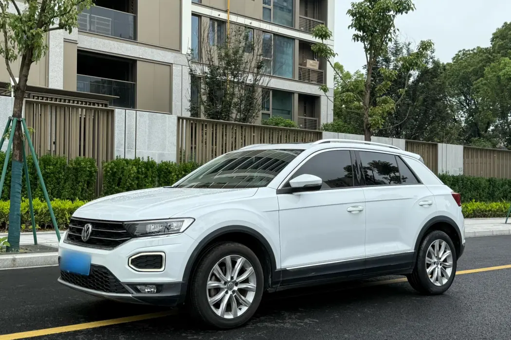 Volkswagen T-ROC exploring Song 2019 230TSI DSG two-wheel drive enterprising country VI