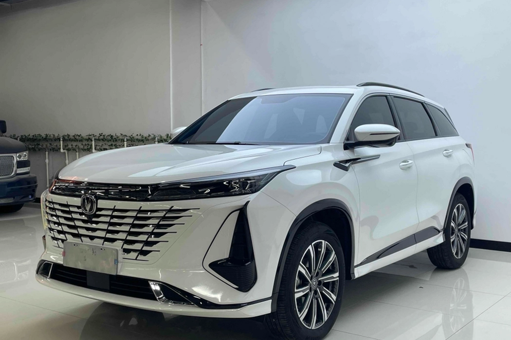 Changan CS75 PLUS 2023 third-generation 1.5T automatic premium type