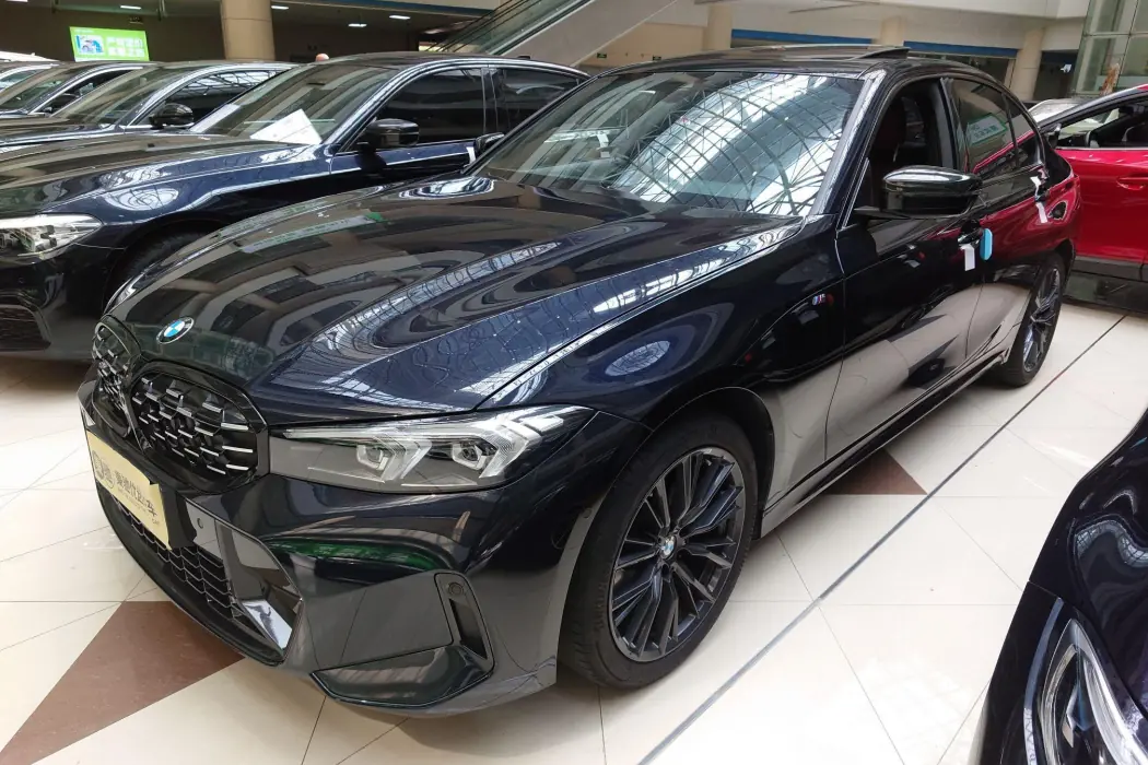 BMW 3 Series 2024 325i M Sports Yao Ye Suit