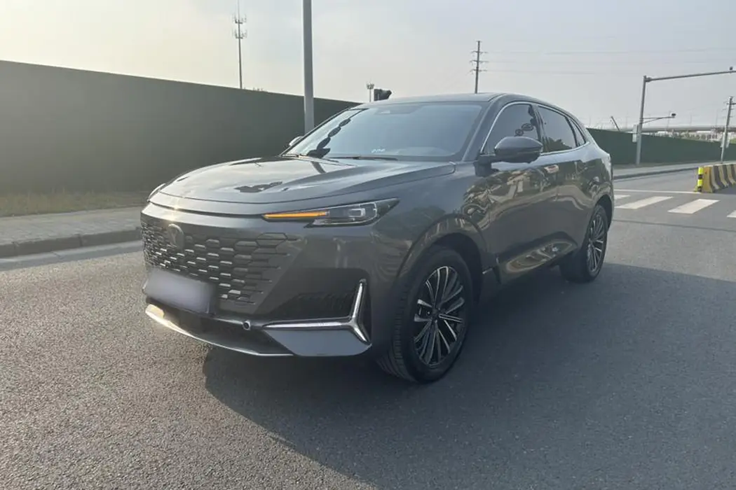 Changan UNI-K 2023 2.0T two-wheel drive Yuexiang type