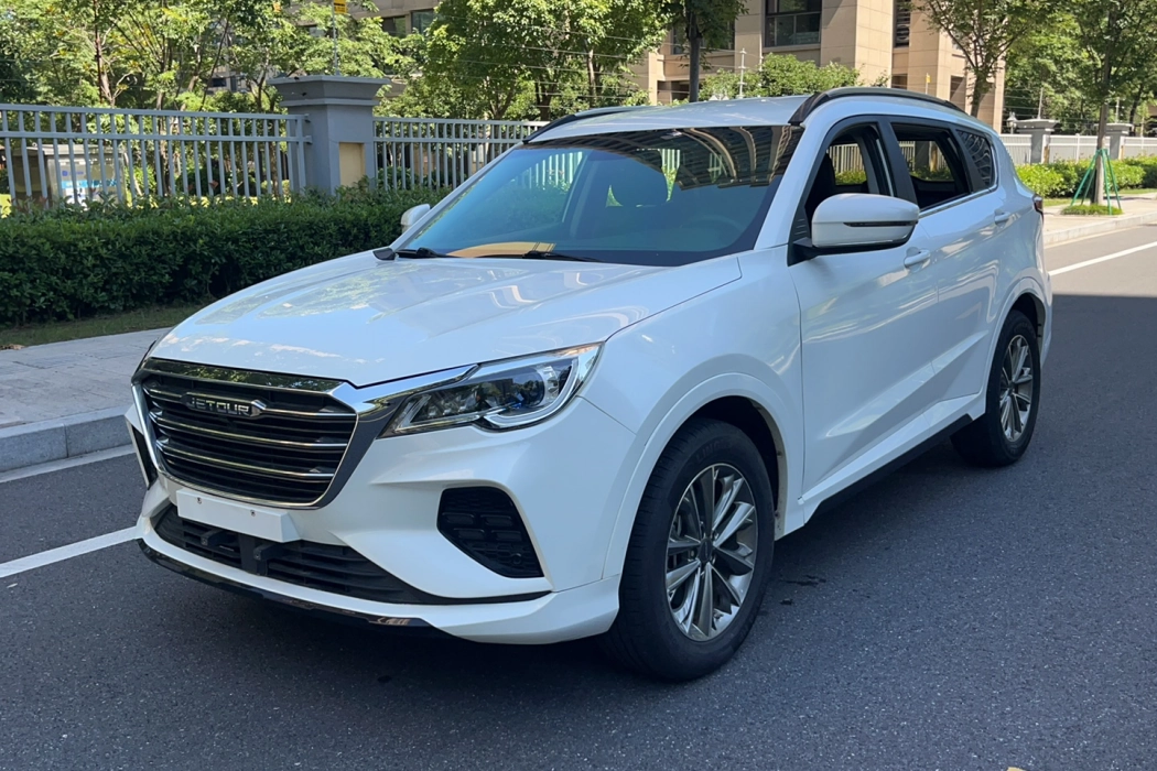 Jietu X70 2020 1.5T manual Smooth Running version 6 seats