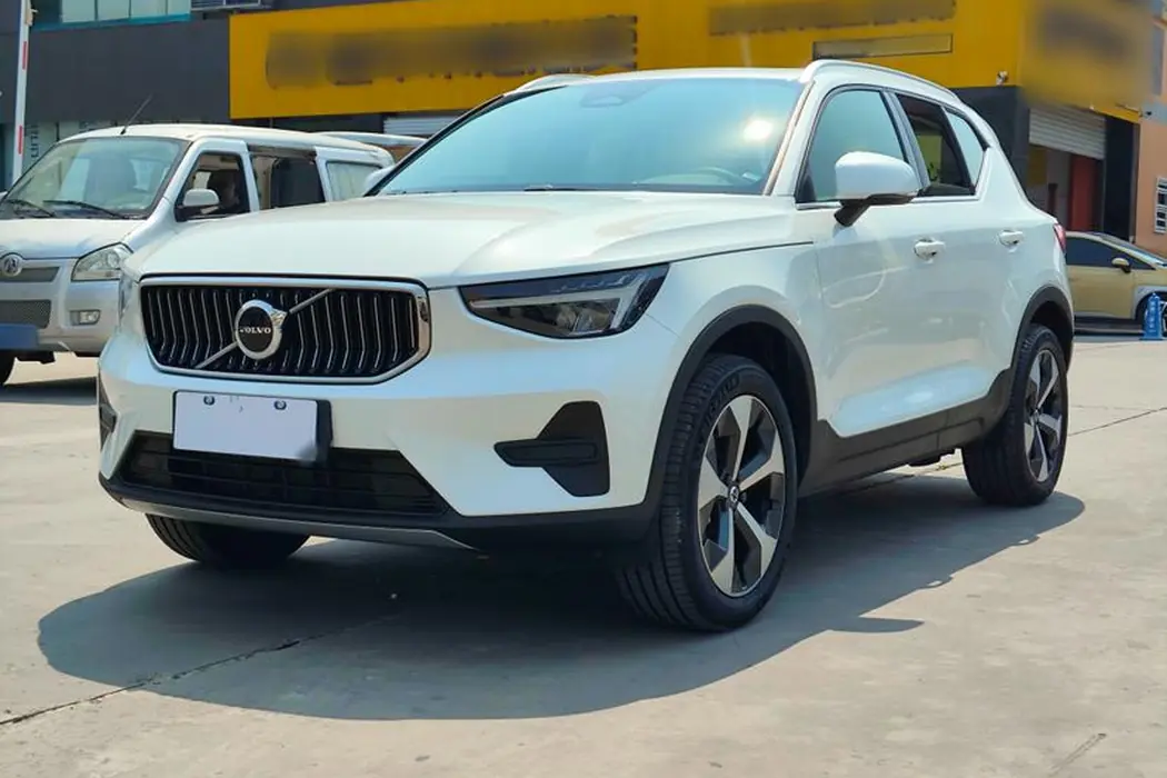 Volvo XC40 2024 B4 four-wheel drive Zhiyuan Deluxe Edition